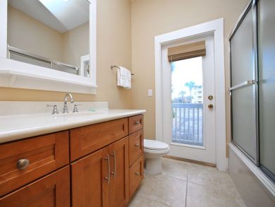 Five Bedroom Rental 125 Yards to the Beach.